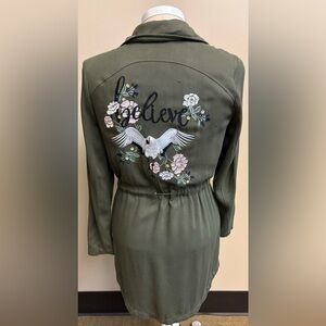C&A olive green long sleeve embroidered back snap front lightweight jacket Small